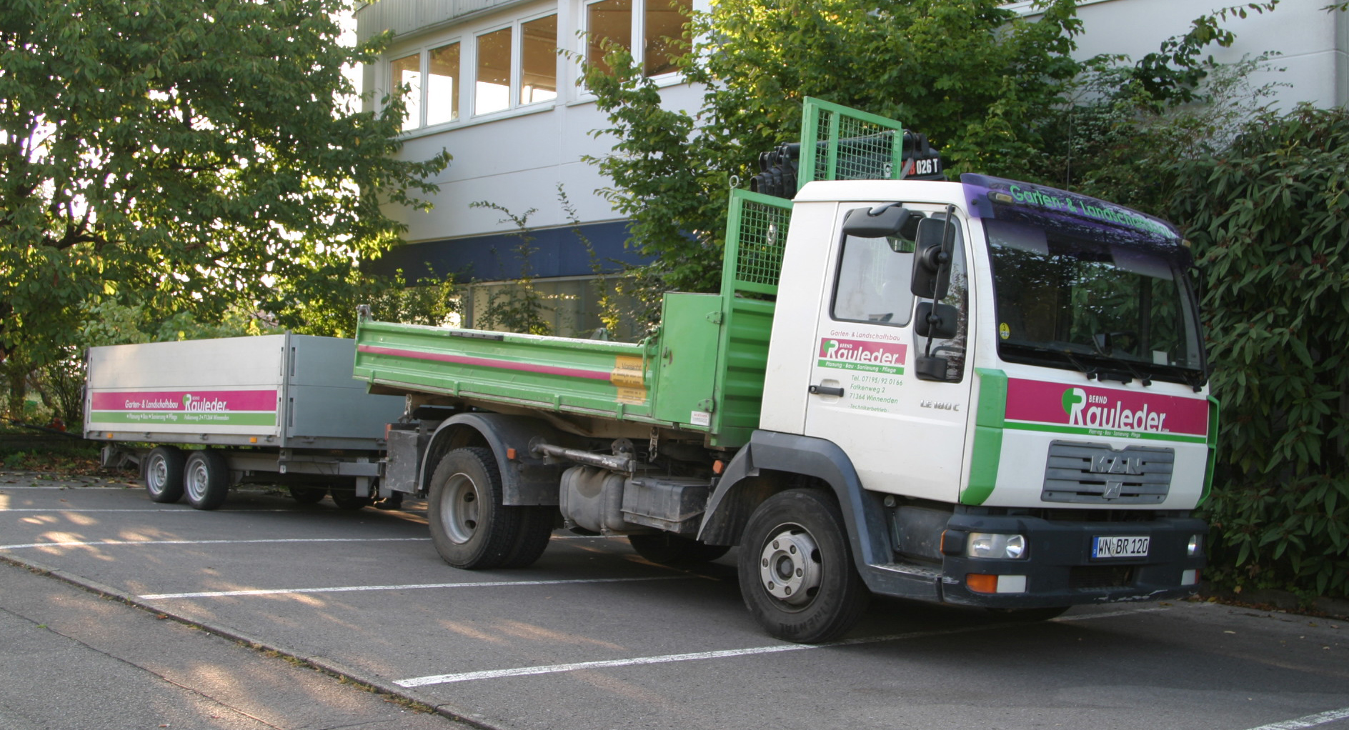 Lkw und Hängerbeschriftung